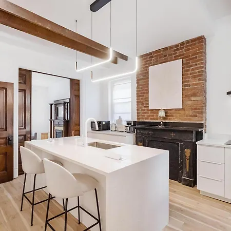 A Perfect South Side Getaway Villa